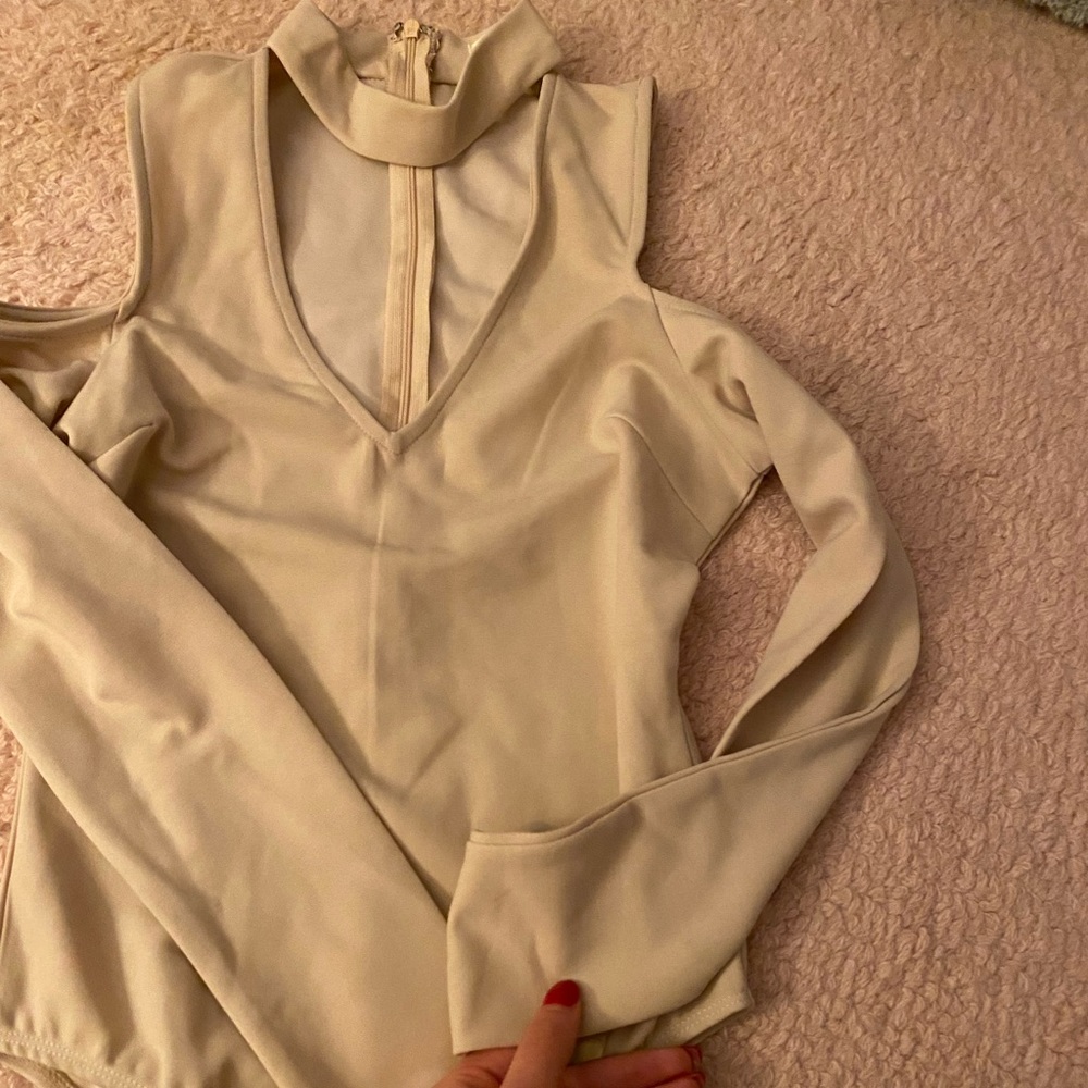 SEEK the label size small peachy nude bodysuit with cold shoulders